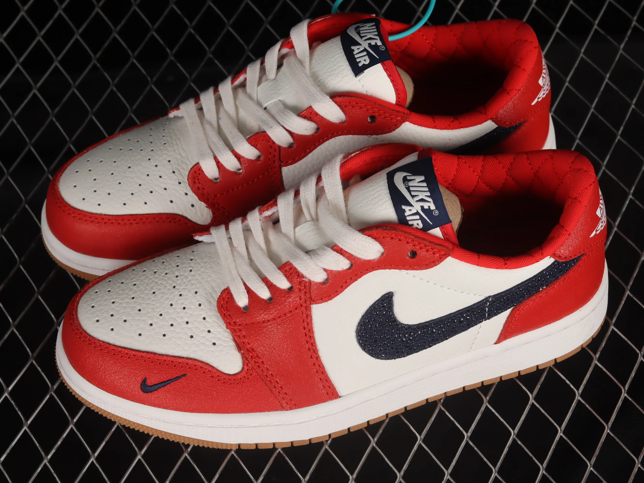 All categories Air Jordan Jordan series basketball shoes Air Jordan 1 Low Z version Air Jordan 1 Low OG "Shattered Backboard" AJ1 Joe 1 customized version white buckle shredded low-top basketball shoes CZ0790-100